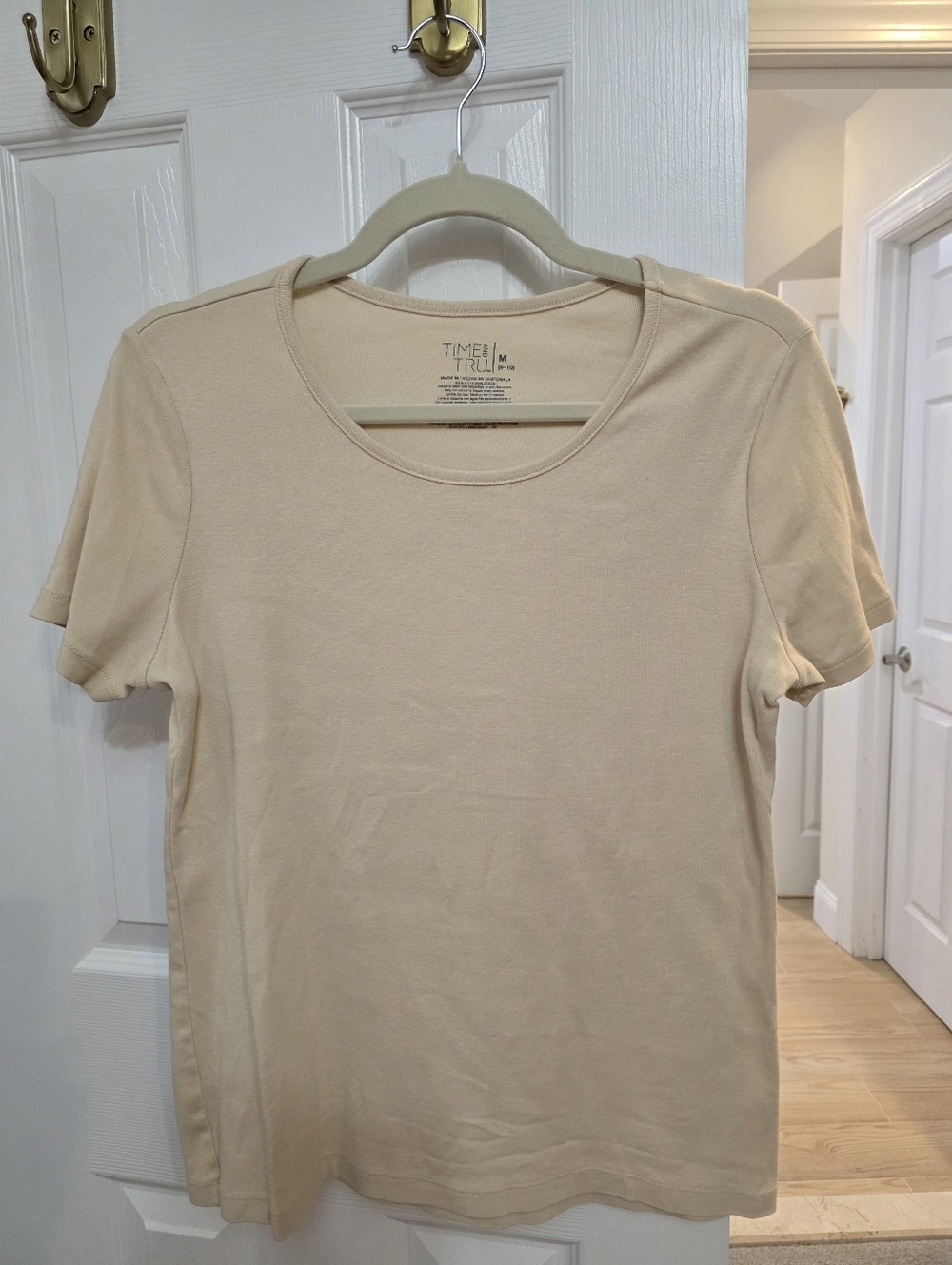 Time & Tru Cream Short-Sleeve Scoop Neck Tee